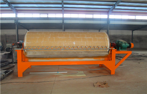 滾筒磁選機(jī)，滾筒磁選機(jī)踐行節(jié)能環(huán)保生產(chǎn)_滾筒磁選機(jī)踐行節(jié)能環(huán)保生產(chǎn)磁場(chǎng)一般為多少_磁塊如何排列