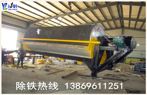永磁筒式磁選機(jī)多少錢,永磁筒式磁選機(jī)在磁性物質(zhì)的選別中占據(jù)著重要的地位,是選別磁鐵礦的關(guān)鍵設(shè)備.很多選礦廠都必備永磁筒式設(shè)備,主要是因為它的工作效率高,質(zhì)量可靠物美價廉.
